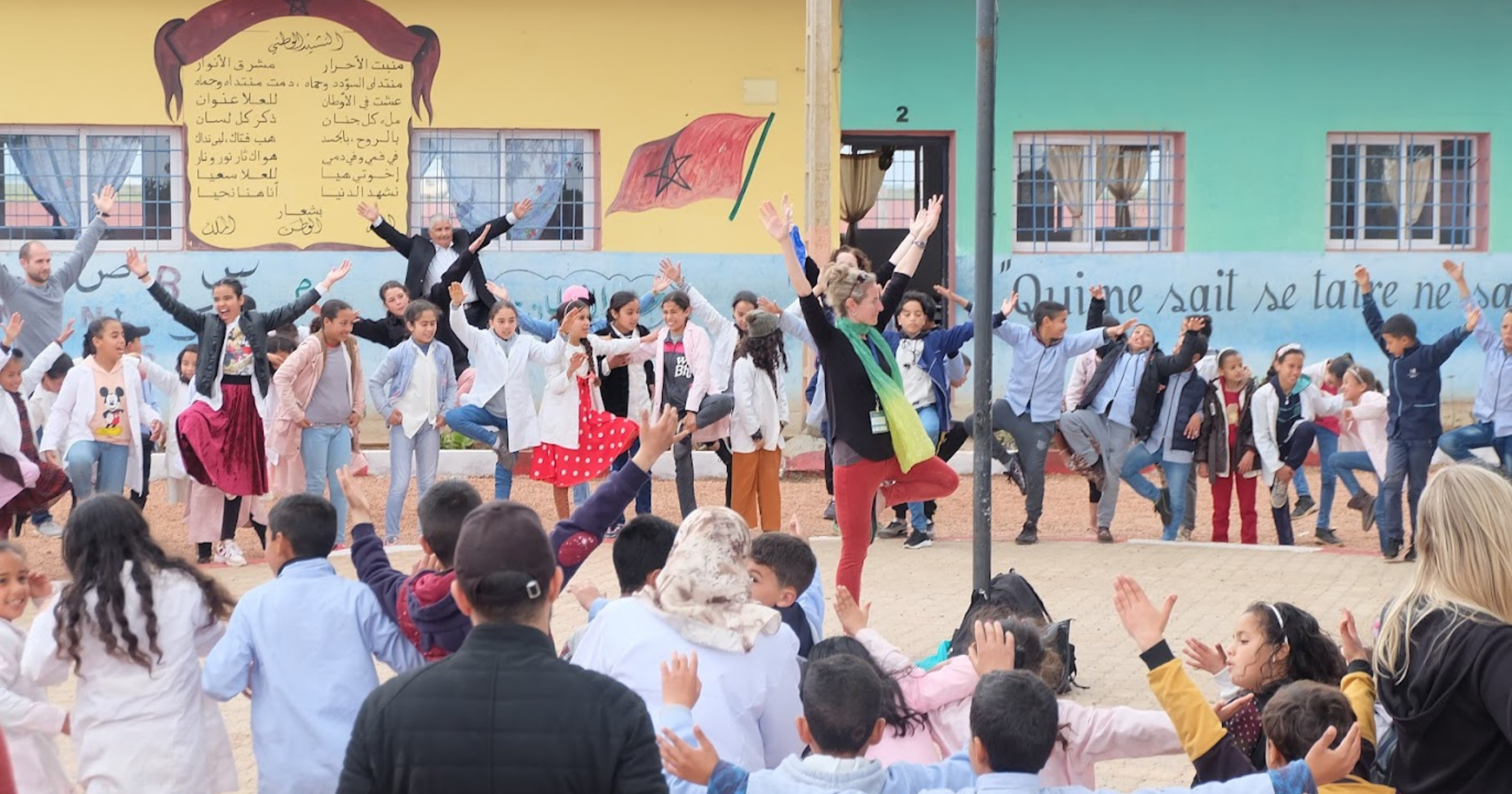 Fulbright Teacher outdoors with a group of students